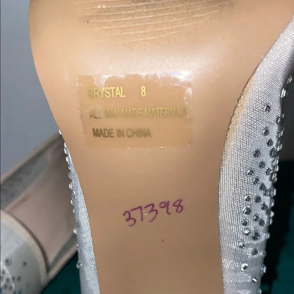Charlotte Russe Cream Heels with Rhinestones and Stiletto Design (8) - Picture 9 of 10